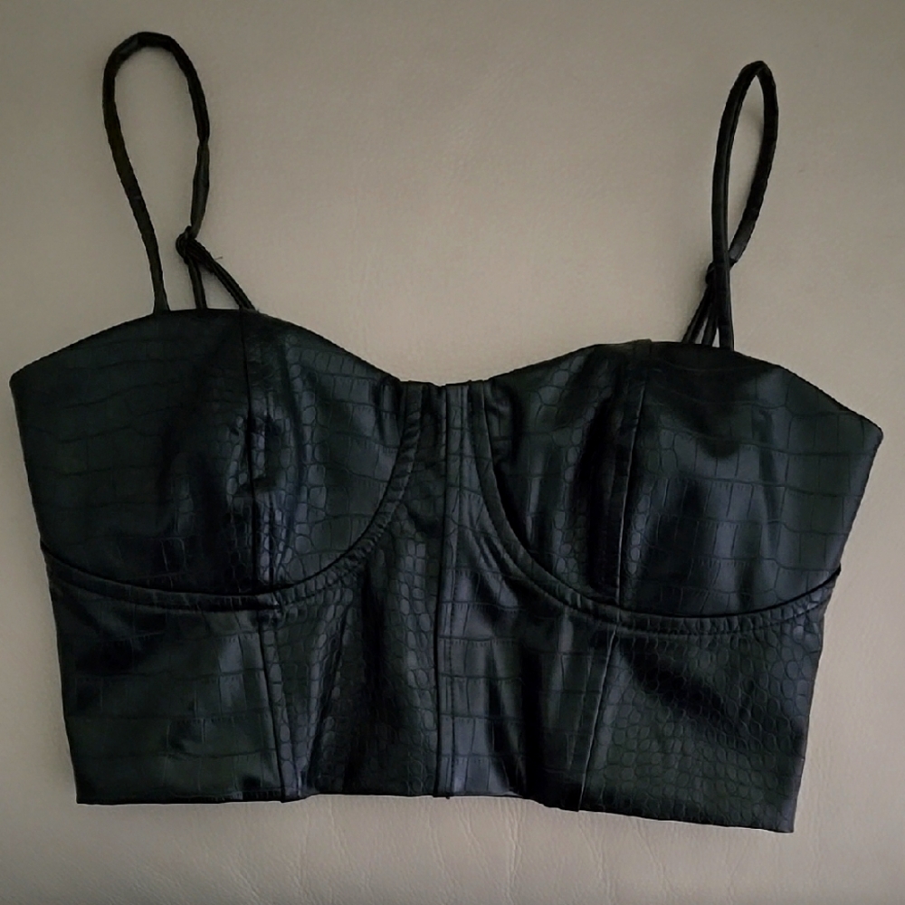 NWOT Express Body Contour Faux Croc Leather Stretch Crop Top - Picture 4 of 6